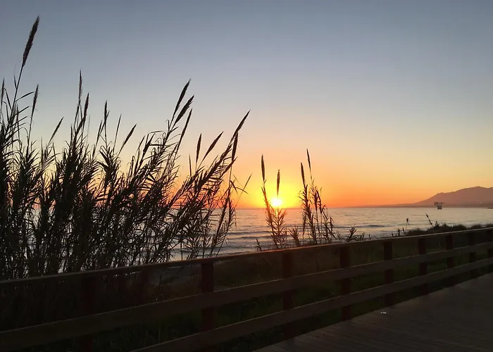 Bahia De Beachfront 2 Bedroom マルベーリャ