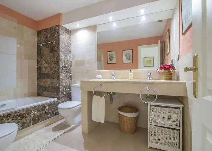 Bahia De Beachfront 2 Bedroom * マルベーリャ